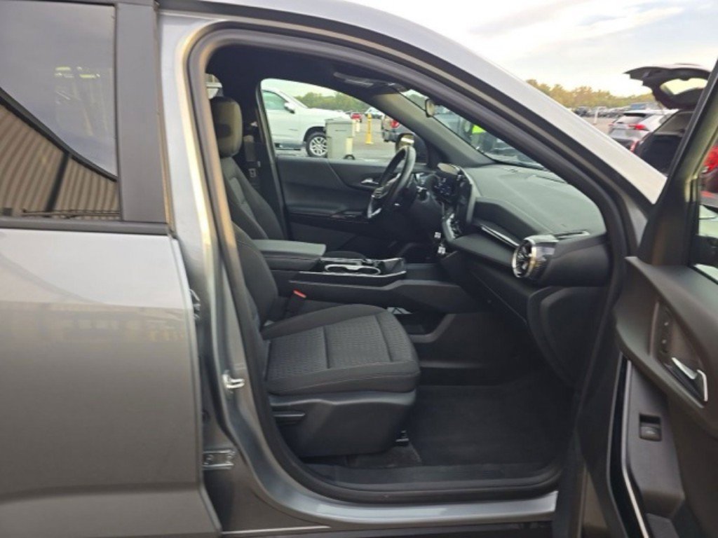 Used 2026 Chevrolet Equinox LT AWD/4WD image 10