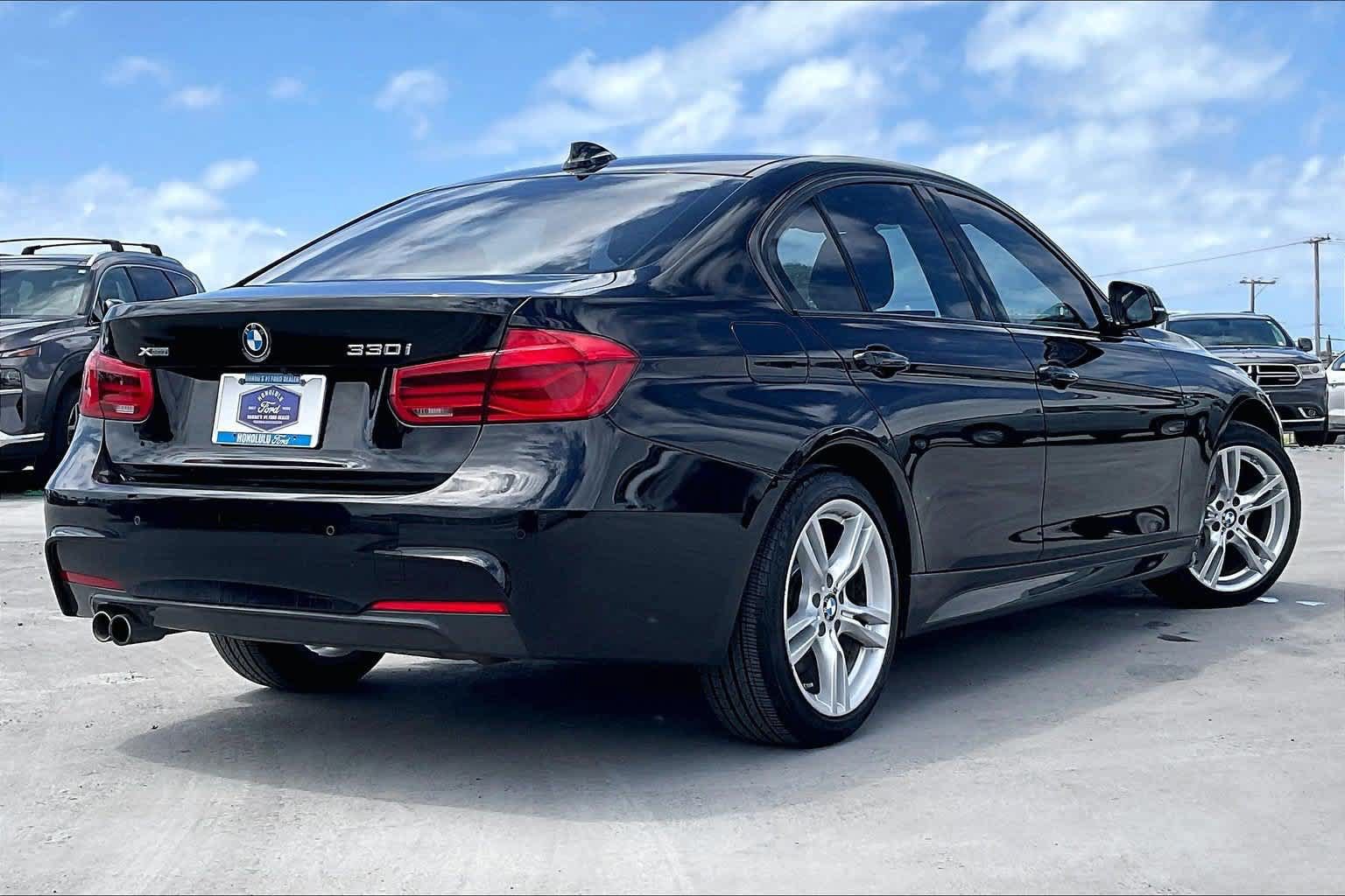 Used 2017 BMW 330i xDrive Sedan AWD/4WD image 22