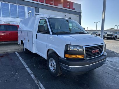 New 2025 GMC Savana 3500 w/ Power Convenience Package