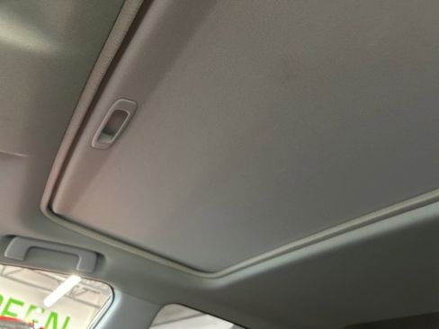 Used 2014 Toyota RAV4 Limited image 28