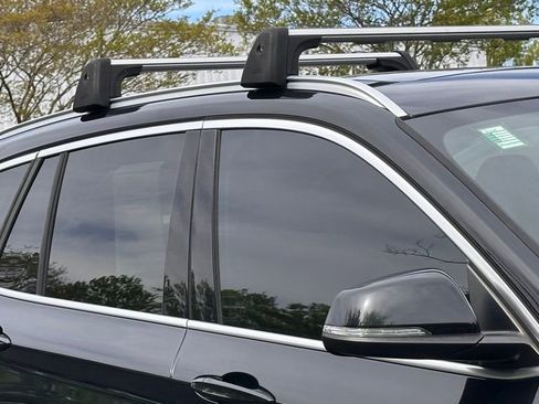 Used 2017 BMW X1 xDrive28i image 3