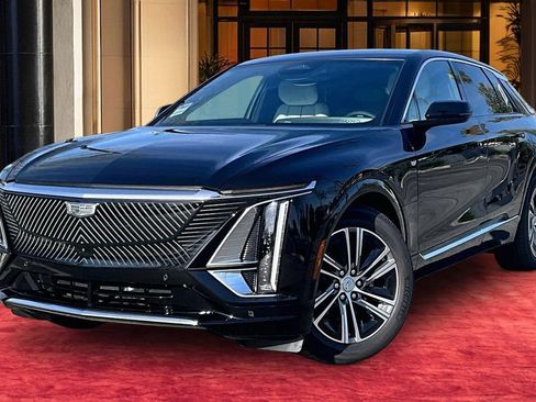 New 2026 Cadillac Lyriq Luxury w/ LPO, Floor Liner Package AWD/4WD image 1