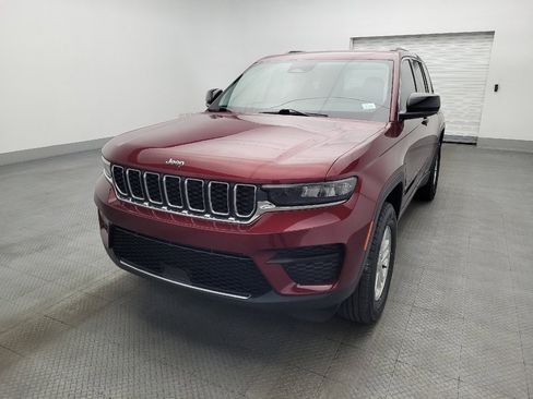 Used 2023 Jeep Grand Cherokee Laredo image 15