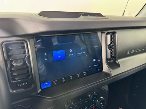 Used 2025 Ford Bronco Big Bend image 14