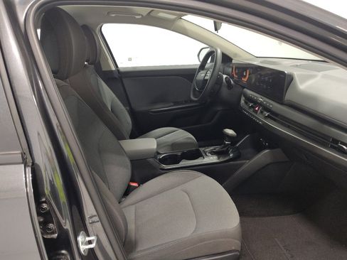 Used 2025 Kia K4 FWD image 21