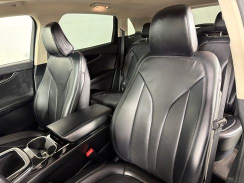 Used 2021 Lincoln Nautilus Reserve w/ Equipment Group 202A image 12