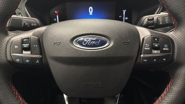 Used 2025 Ford Escape ST-Line w/ Cold Weather Package AWD/4WD image 16