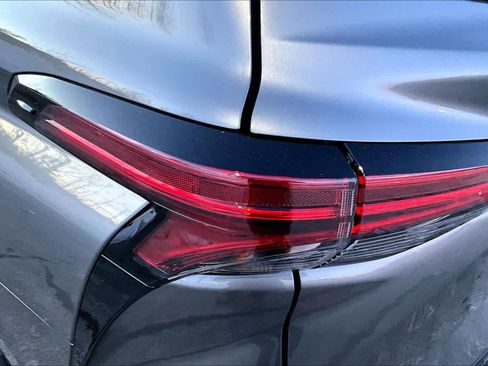 New 2026 Toyota Sienna Platinum image 14