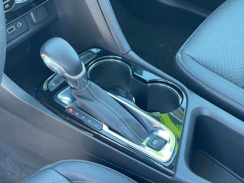 Used 2022 Buick Encore GX Essence FWD image 23