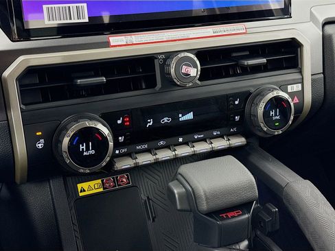 New 2026 Toyota Tacoma TRD Off-Road w/ TRD Off Road Premium Package AWD/4WD image 18