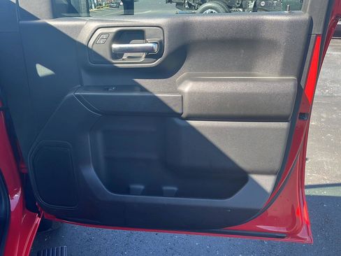 Used 2025 Chevrolet Silverado 2500 W/T image 28