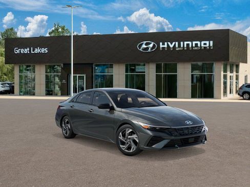 New 2026 Hyundai Elantra SEL Sport Premium image 2