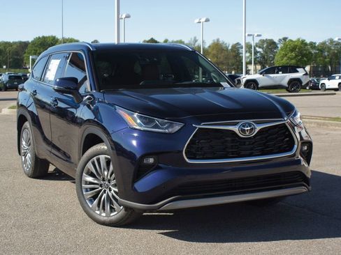 New 2026 Toyota Highlander Platinum AWD/4WD image 7