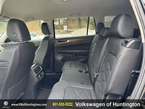 Certified 2025 Volkswagen Atlas SE image 10
