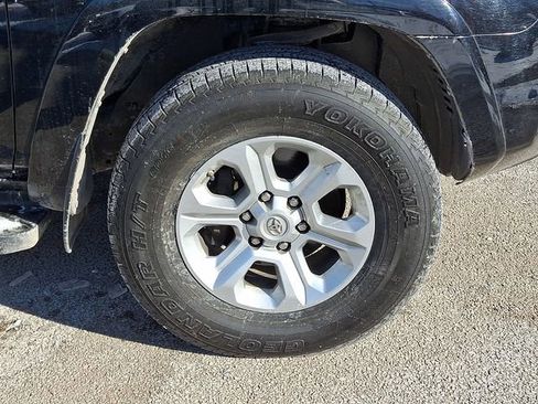 Used 2018 Toyota 4Runner SR5 Premium image 8