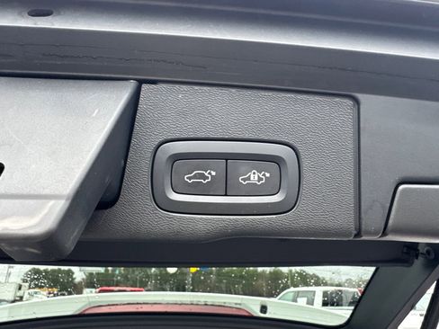 Used 2023 Volvo XC60 B5 Plus w/ Climate Package image 20