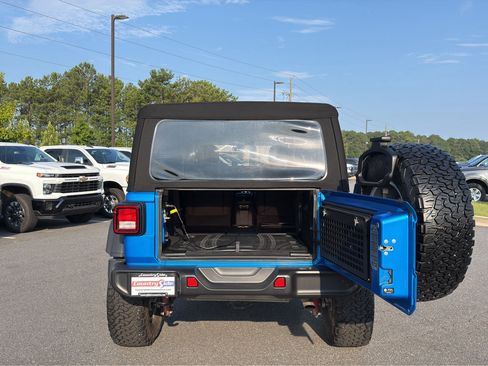 Used 2023 Jeep Wrangler Unlimited Sport AWD/4WD image 9