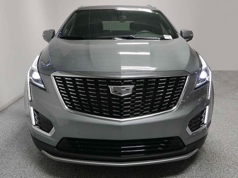 Used 2023 Cadillac XT5 Premium Luxury FWD image 2