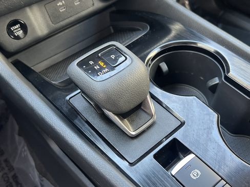 Used 2025 Nissan Rogue SV AWD/4WD image 29
