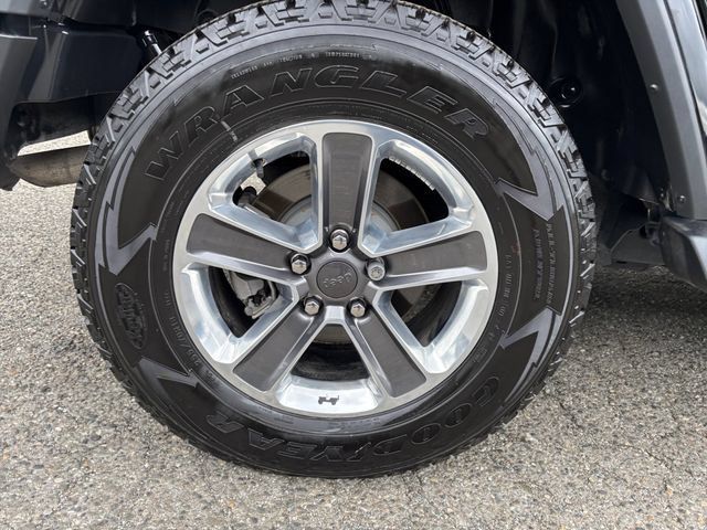 Used 2021 Jeep Wrangler Unlimited Sahara w/ Uconnect 4C Nav & Sound Group AWD/4WD image 27