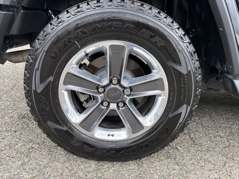 Used 2021 Jeep Wrangler Unlimited Sahara w/ Uconnect 4C Nav & Sound Group AWD/4WD image 27