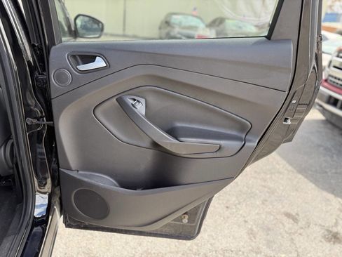 Used 2017 Ford Escape SE w/ Equipment Group 201A image 24