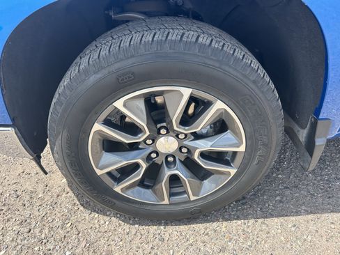 Used 2022 Chevrolet Silverado 1500 LT RWD image 11