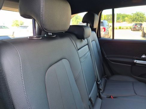 Used 2022 Mercedes-Benz GLB 250 image 14
