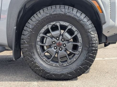 Used 2022 Nissan Frontier PRO-4X w/ Pro-4X Premium Package AWD/4WD image 12