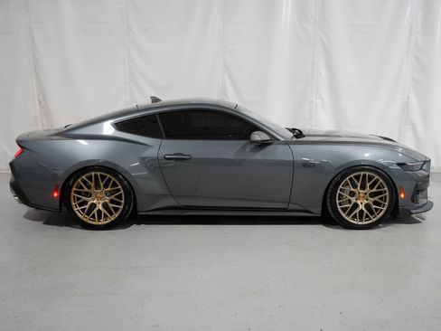 Used 2025 Ford Mustang GT Premium RWD image 7