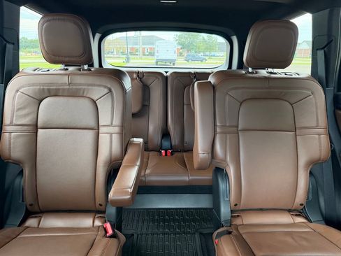 Used 2023 Lincoln Aviator Reserve w/ Equipment Group 201A AWD/4WD image 15