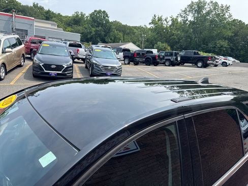 Used 2019 Chevrolet Equinox LT w/ Driver Convenience Package FWD image 7
