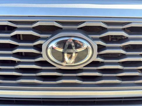 Used 2020 Toyota Tacoma TRD Off-Road w/ Technology Package image 9