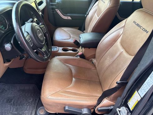 Used 2015 Jeep Wrangler Unlimited Rubicon w/ Dual Top Group AWD/4WD image 8