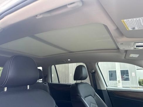 Used 2024 Volkswagen Atlas SE w/ Panoramic Sunroof Package FWD image 12