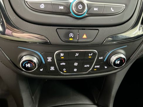 Used 2022 Chevrolet Equinox RS image 16