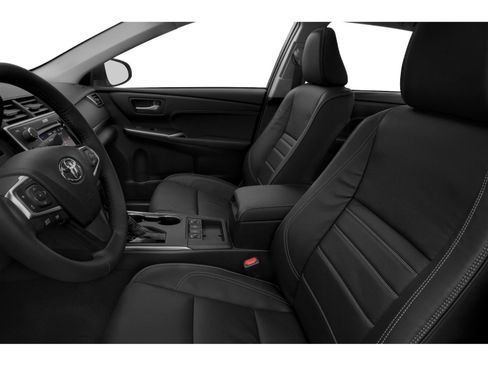 Used 2015 Toyota Camry XLE w/ Moonroof Package FWD image 6