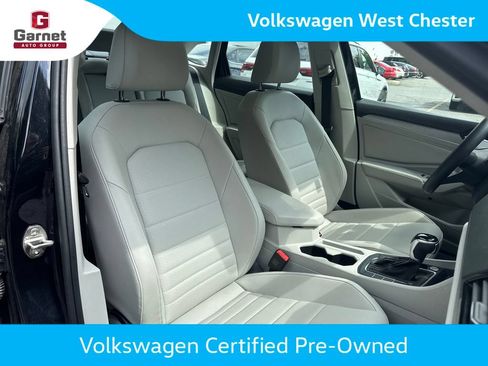 Used 2024 Volkswagen Jetta SE w/ Panoramic Sunroof Package FWD image 15