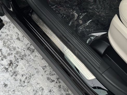 Used 2023 Mercedes-Benz GLB 250 4MATIC image 10