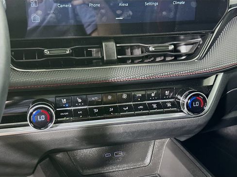 Used 2025 Chevrolet Equinox RS w/ Safety and Technology Package FWD image 14