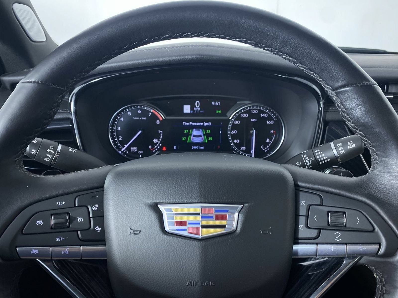 Certified 2025 Cadillac XT6 Premium Luxury FWD image 3