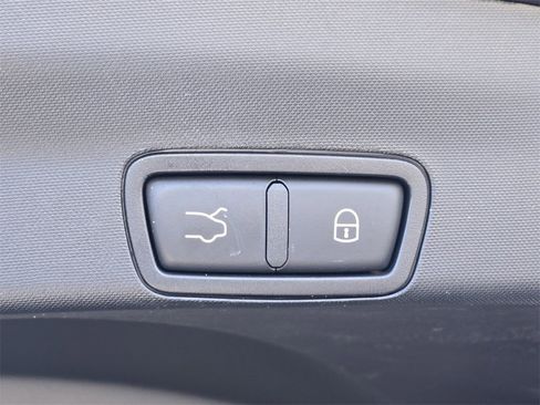 Used 2023 Alfa Romeo Stelvio Ti image 12