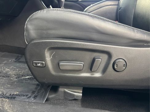 Used 2018 Toyota Highlander SE w/ Carpet Mat Package (TMS) AWD/4WD image 24