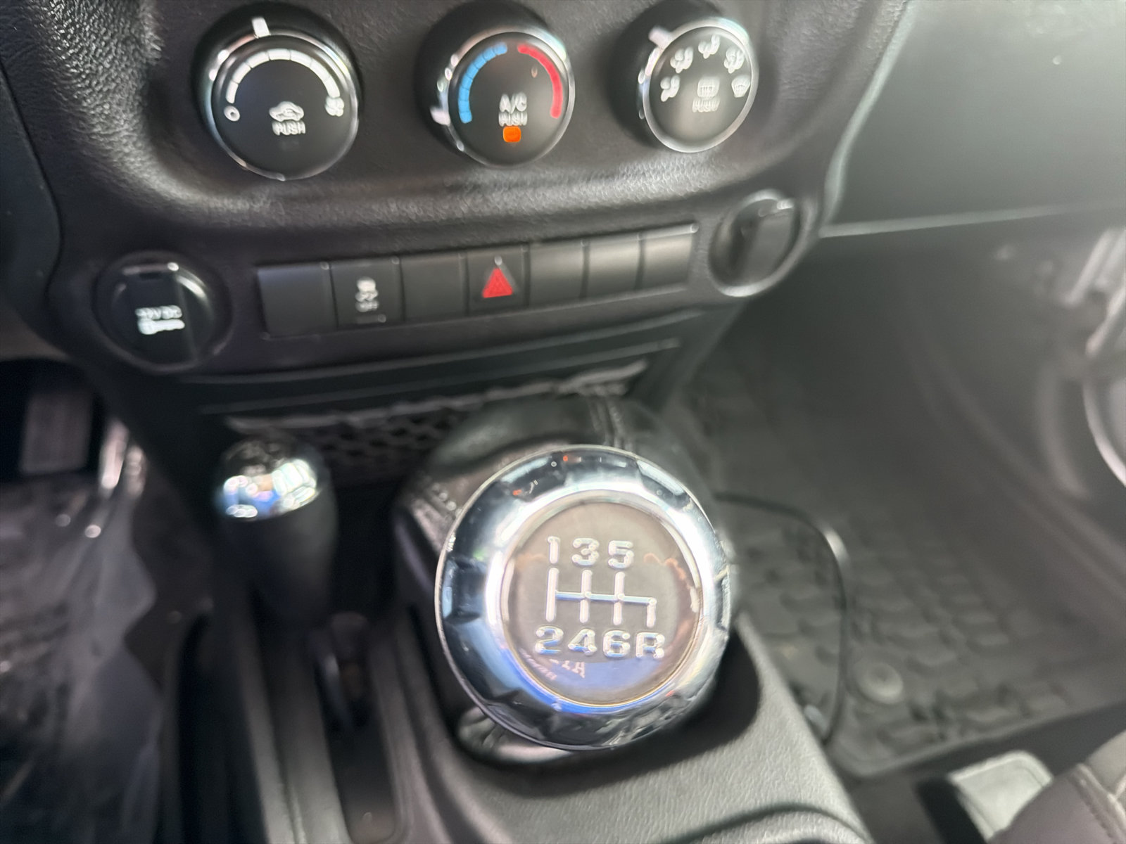 Used 2017 Jeep Wrangler Sport AWD/4WD image 19
