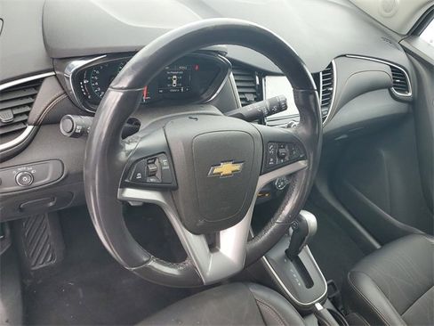 Certified 2017 Chevrolet Trax LT w/ LT Convenience Package image 17