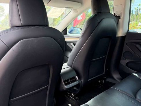 Used 2022 Tesla Model 3 Standard Range RWD image 15