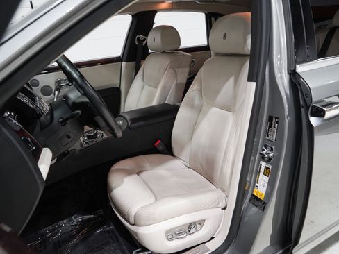 Used 2015 Rolls-Royce Ghost RWD image 9