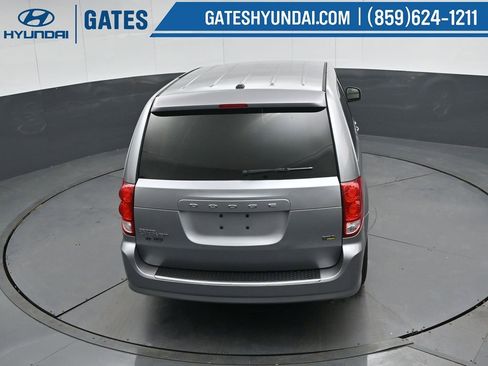 Used 2016 Dodge Grand Caravan SE image 47