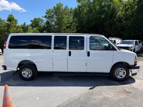 Used 2017 Chevrolet Express 3500 LT w/ LT Preferred Equipment Group RWD image 6