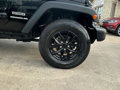 Used 2014 Jeep Wrangler Sport w/ Connectivity Group AWD/4WD image 4